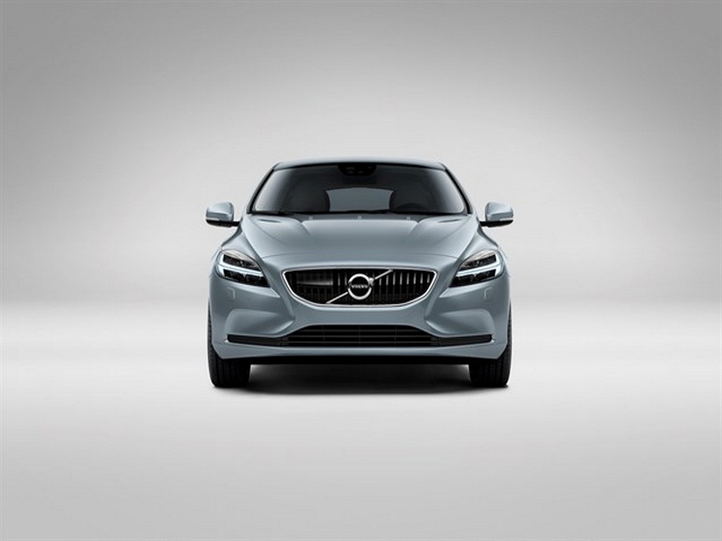 2017 Volvo V40 Front