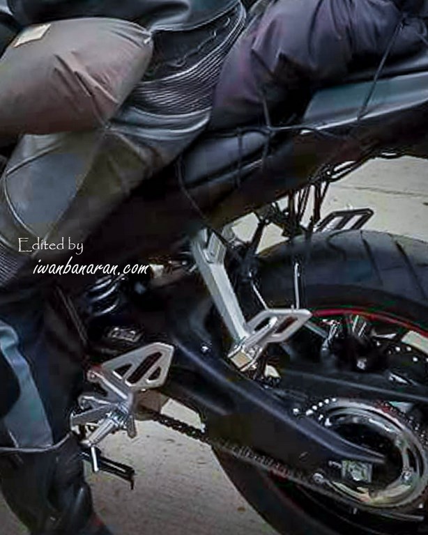 2017 Yamaha R15 Spied Footpegs