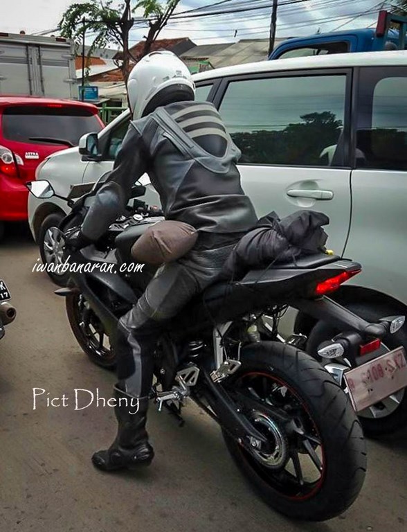 2017 Yamaha R15 Spied