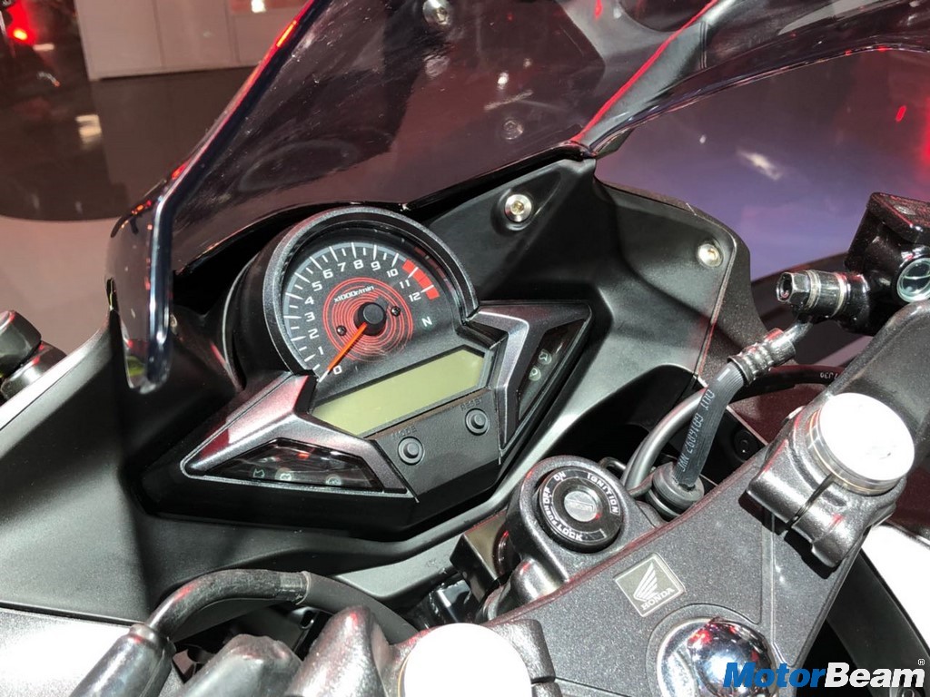 18 Honda Cbr250r Showcased At Auto Expo Motorbeam