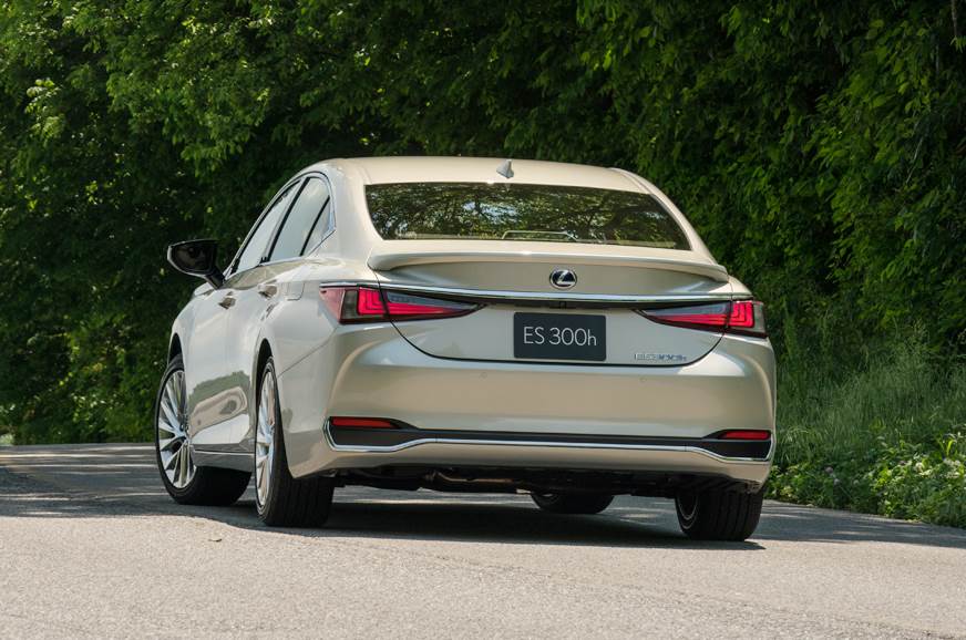 18 Lexus Es 300h Price Is Rs 59 13 Lakhs Launched In India Motorbeam