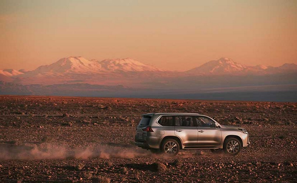 2018 Lexus LX 570 Side