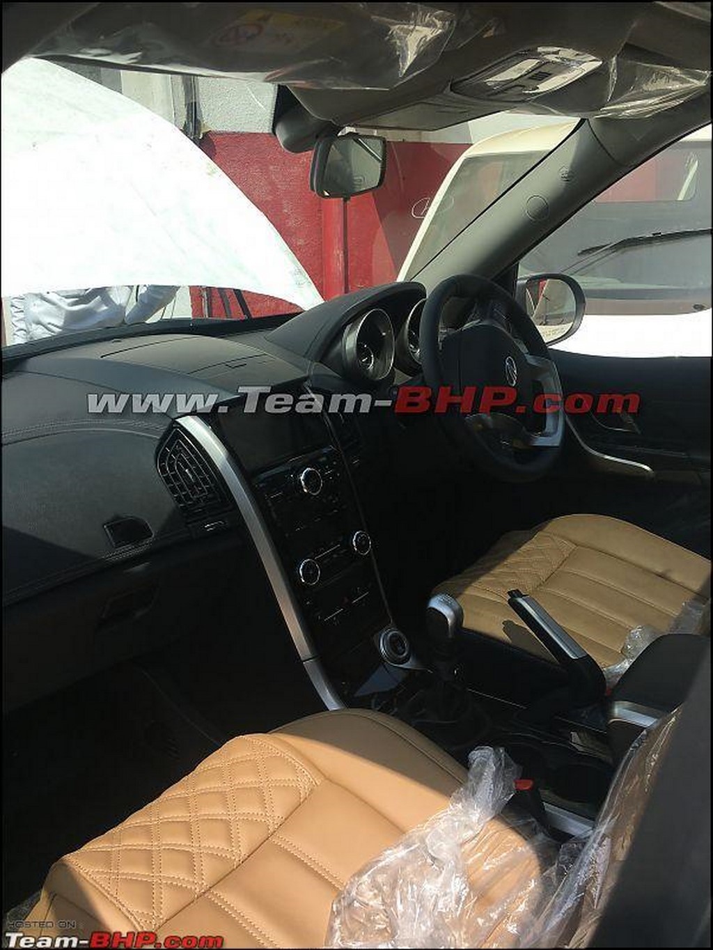 2018 Mahindra XUV500 Cabin