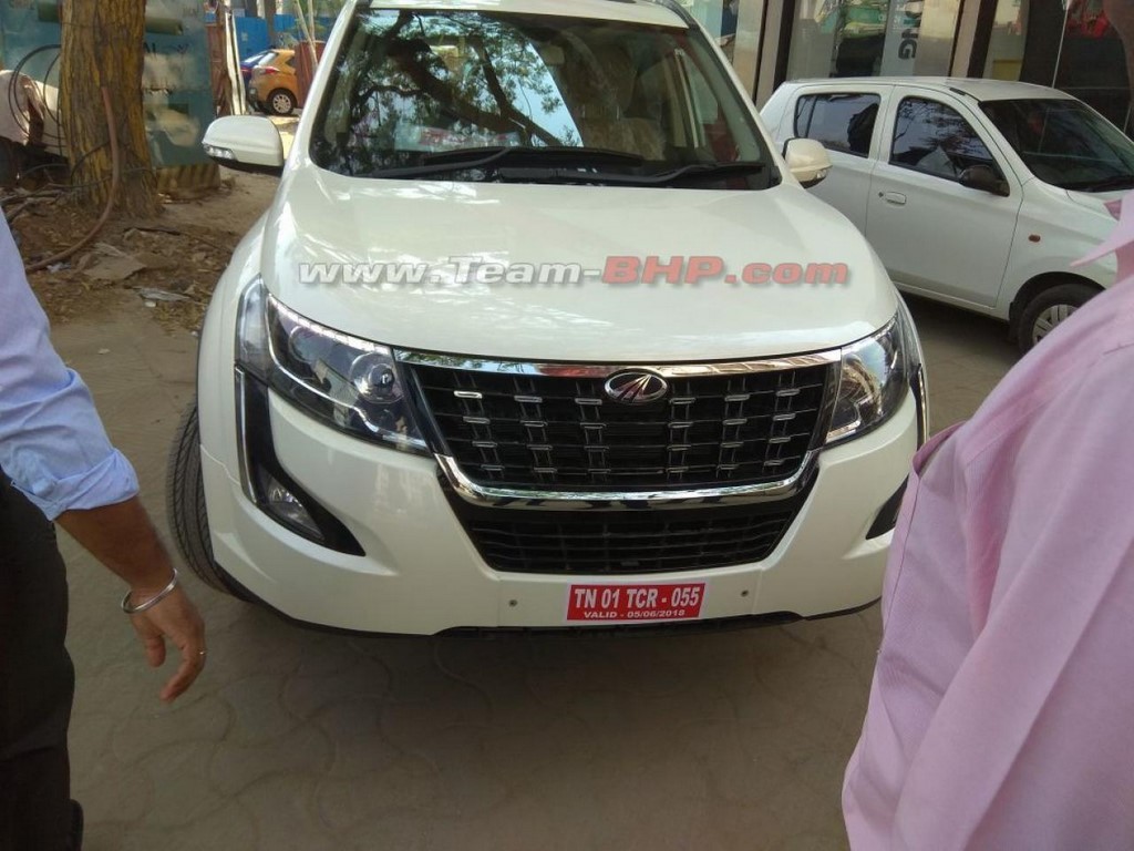 2018 Mahindra XUV500 Front