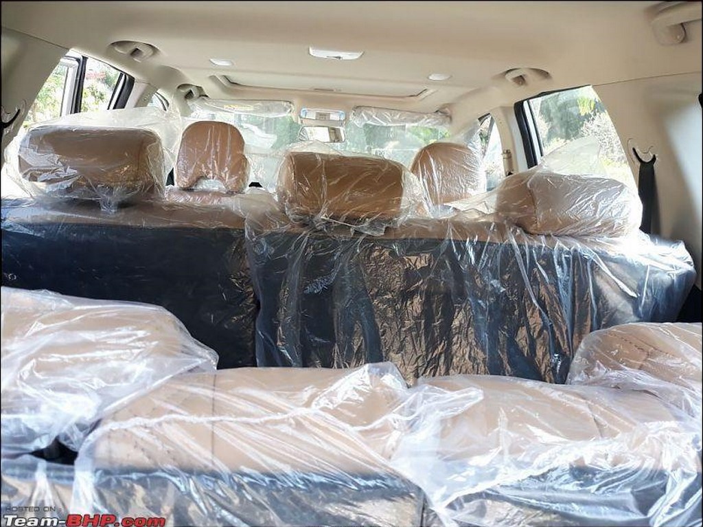 2018 Mahindra XUV500 Seats