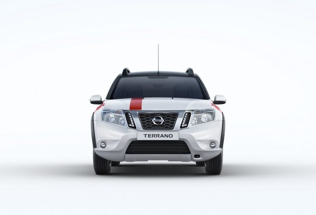 2018 Nissan Terrano SPORT Front