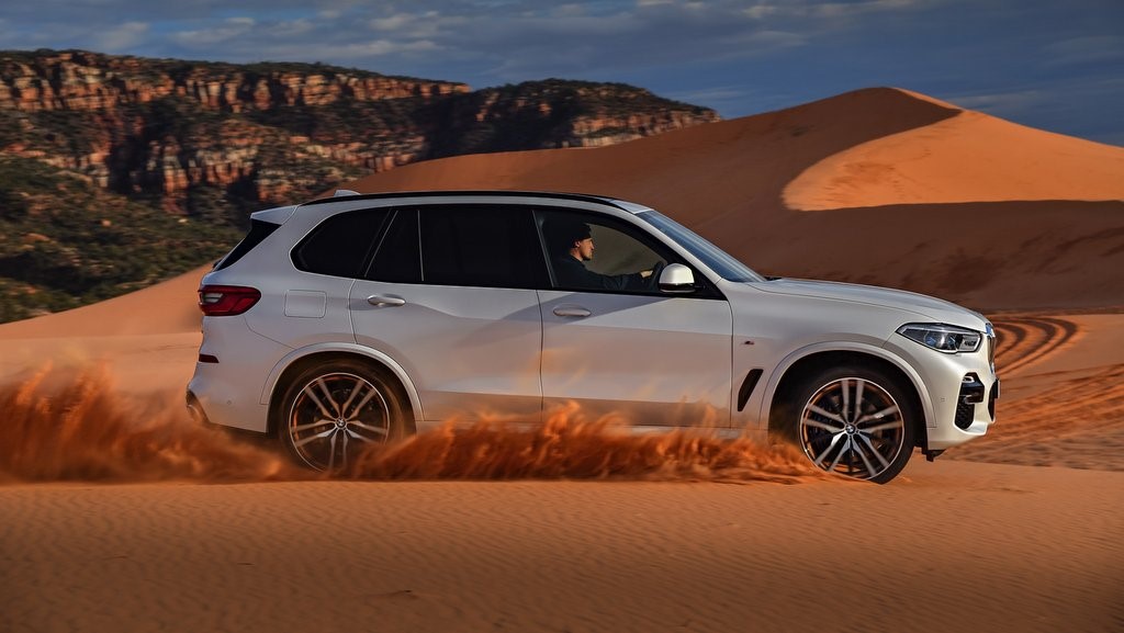 2019 BMW X5 Side Profile