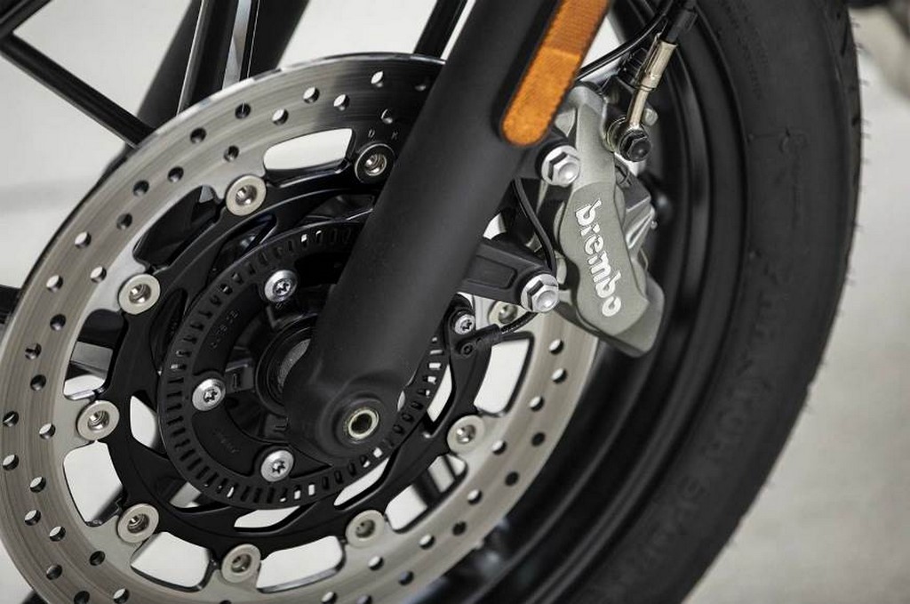 2019 Triumph Street Twin Disc Brake