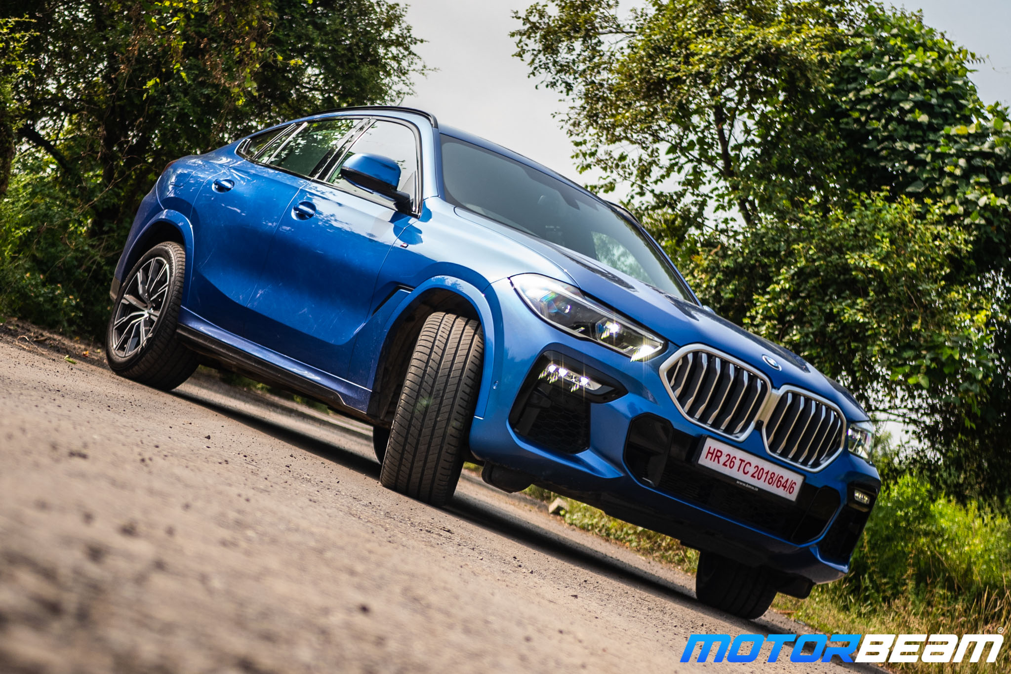 2020-BMW-X6-12