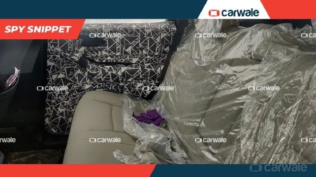 2020 Mahindra XUV500 Legroom