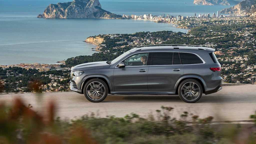 2020 Mercedes GLS Side