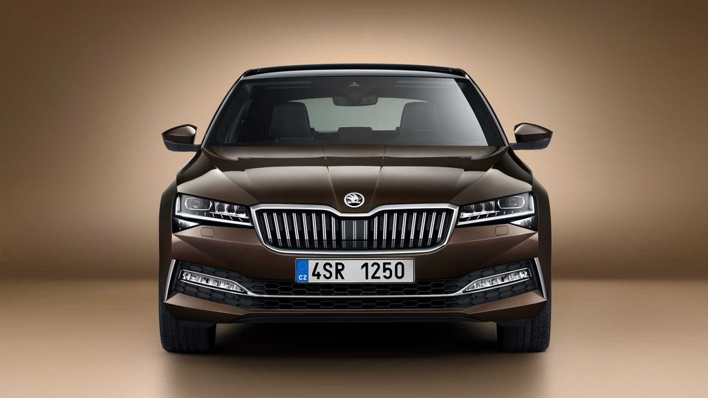 2020 Skoda Superb Facelift Front