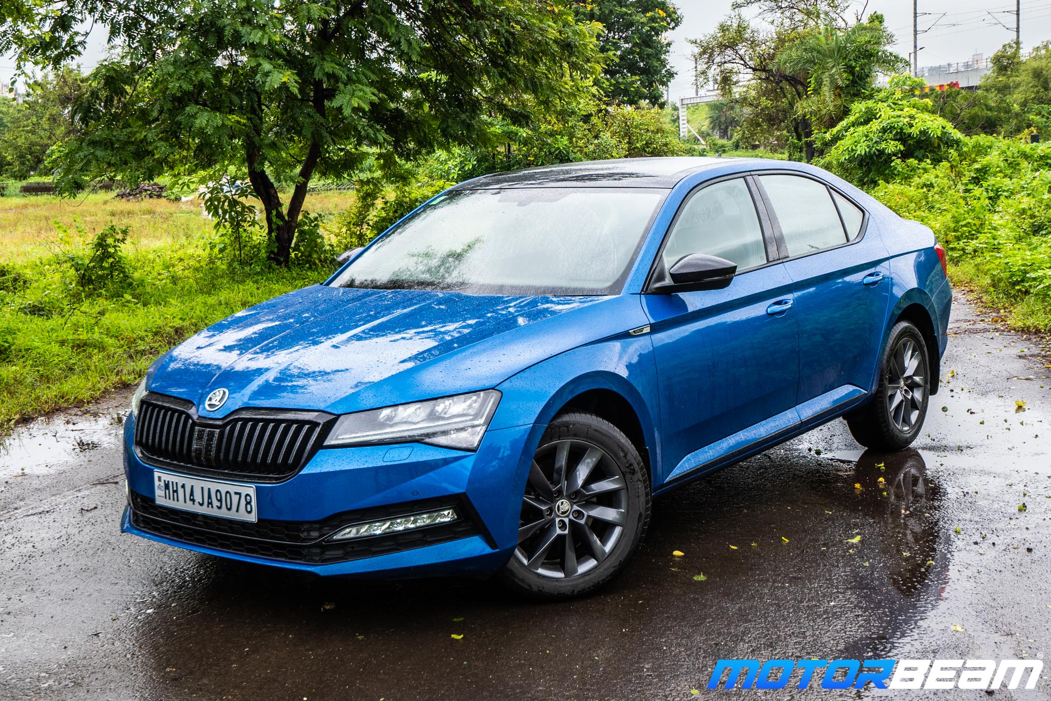 2020-Skoda-Superb-Sportline-13