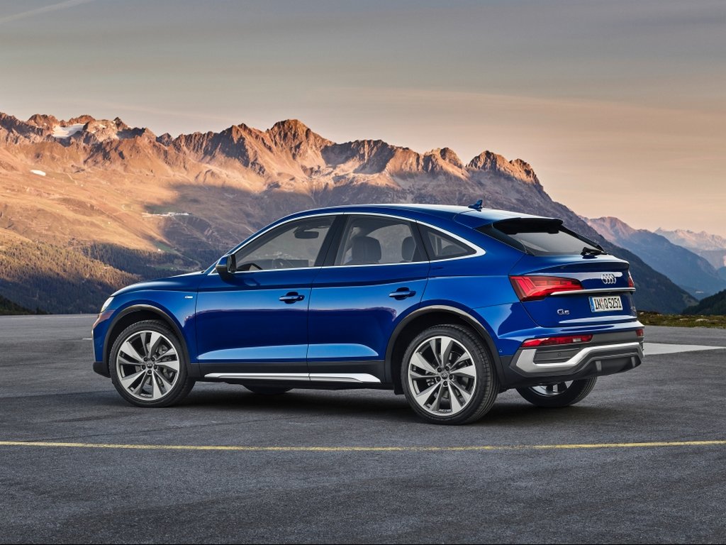 2021 Audi Q5 Sportback Side