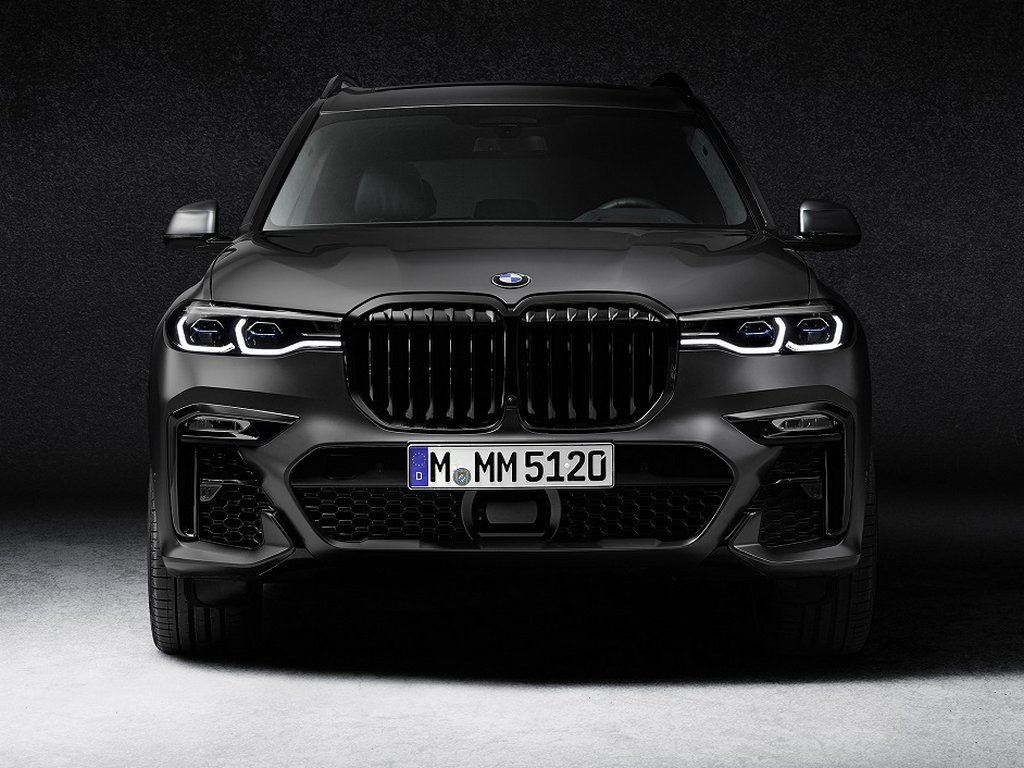 2021 BMW X7 Dark Shadow Edition Front