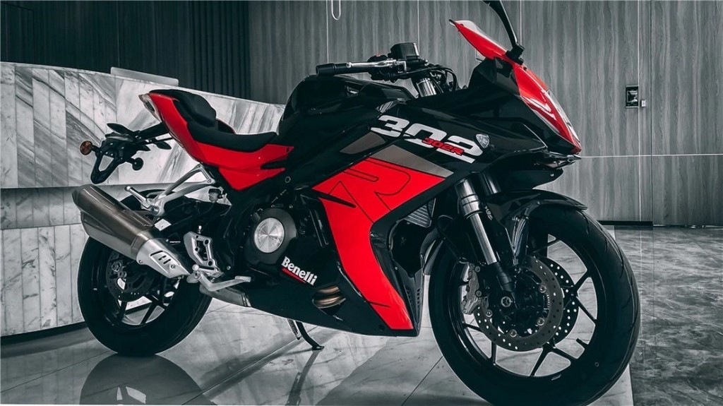 2021 Benelli 302R Unveil