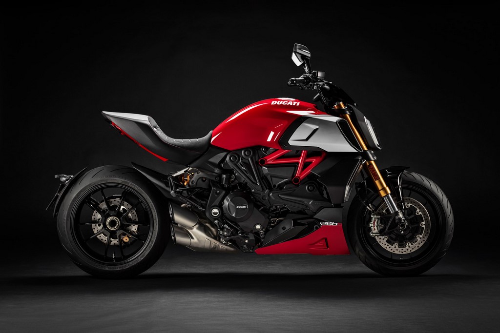 2021 Ducati Diavel 1260 S Side