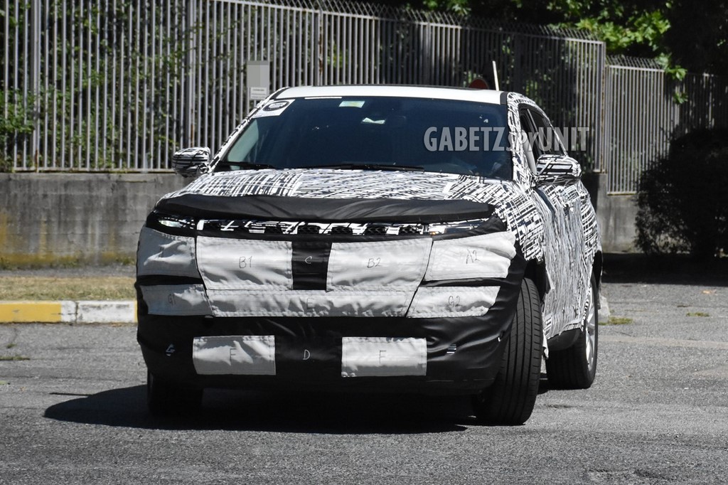 2021 Jeep Compass Facelift Spied Front