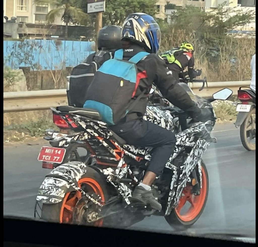 2021 KTM RC 200 Spotted