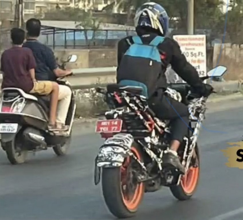 2021 KTM RC 200 Spotted Rear