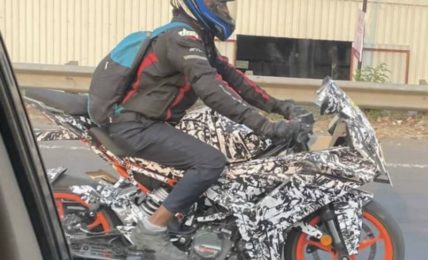 2021 KTM RC 200 Spotted Side