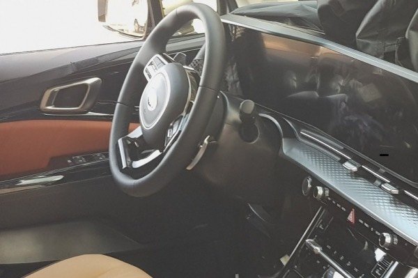 2021 Kia Carnival Interior Spied