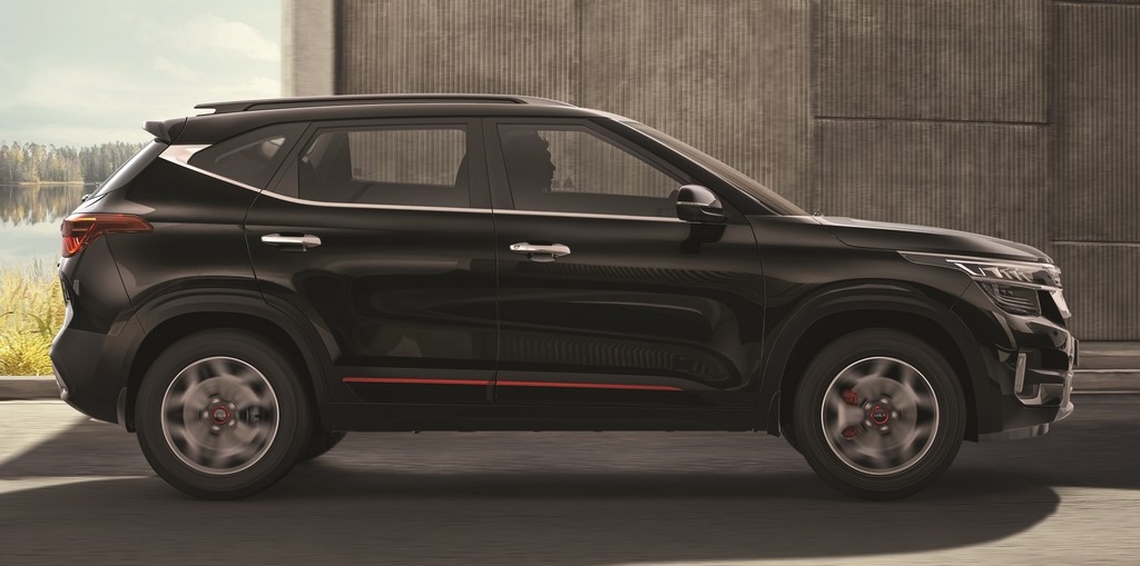 2021 Kia Seltos Side