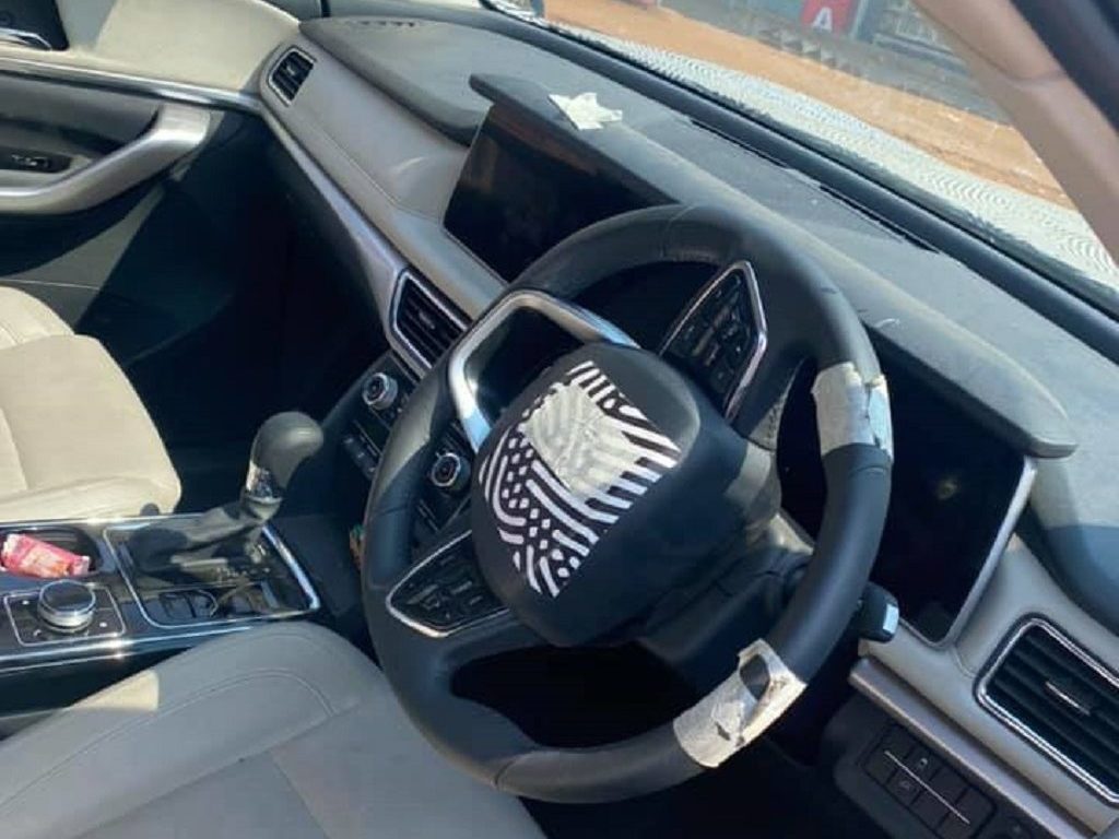 2021 Mahindra XUV500 Interior Spotted