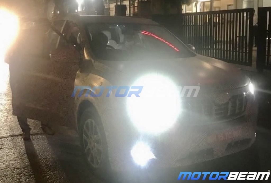 Mahindra XUV700 Auto Booster Headlamps Teased