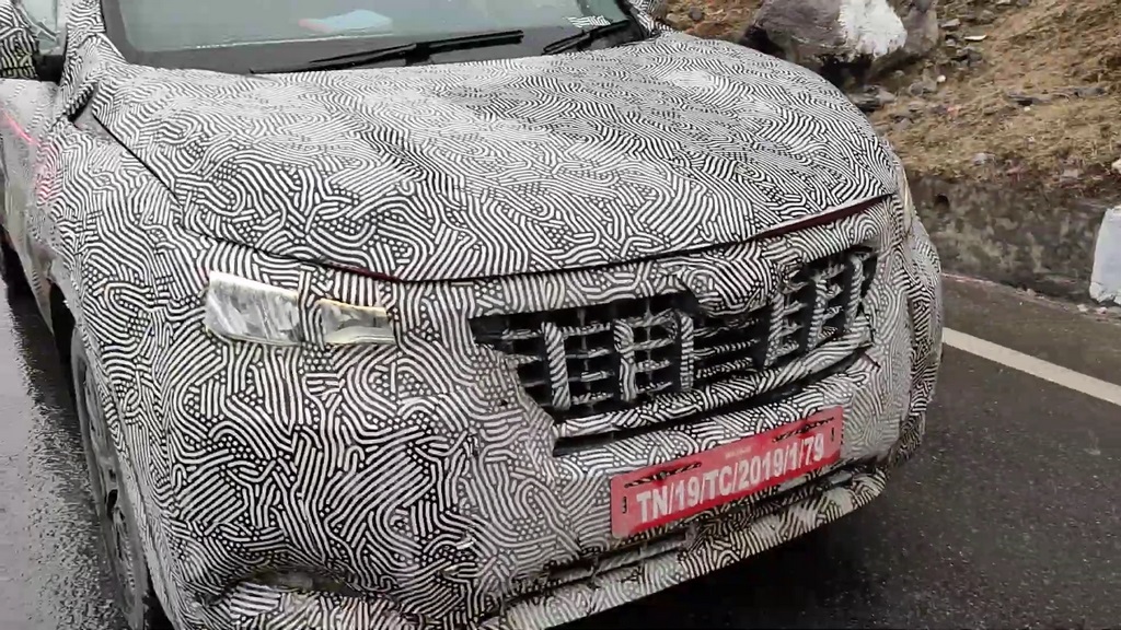 2021 Mahindra XUV500 Spotted