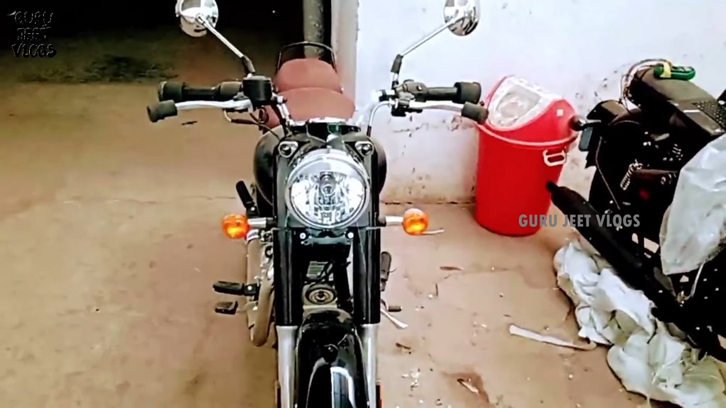 2021 Royal Enfield Classic 350 Spied Headlight