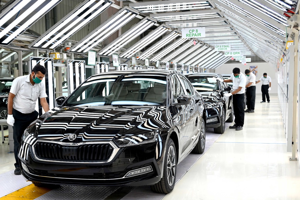 New Skoda Octavia rolling off the assembly line