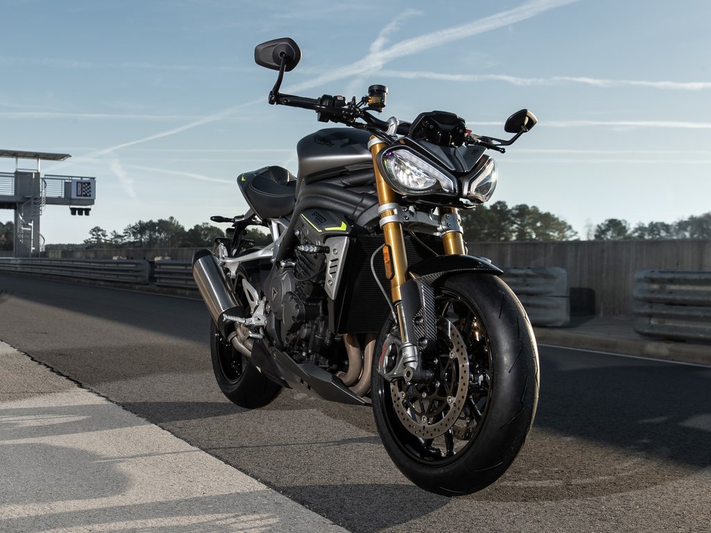 2021 Triumph Speed Triple 1200 RS Front