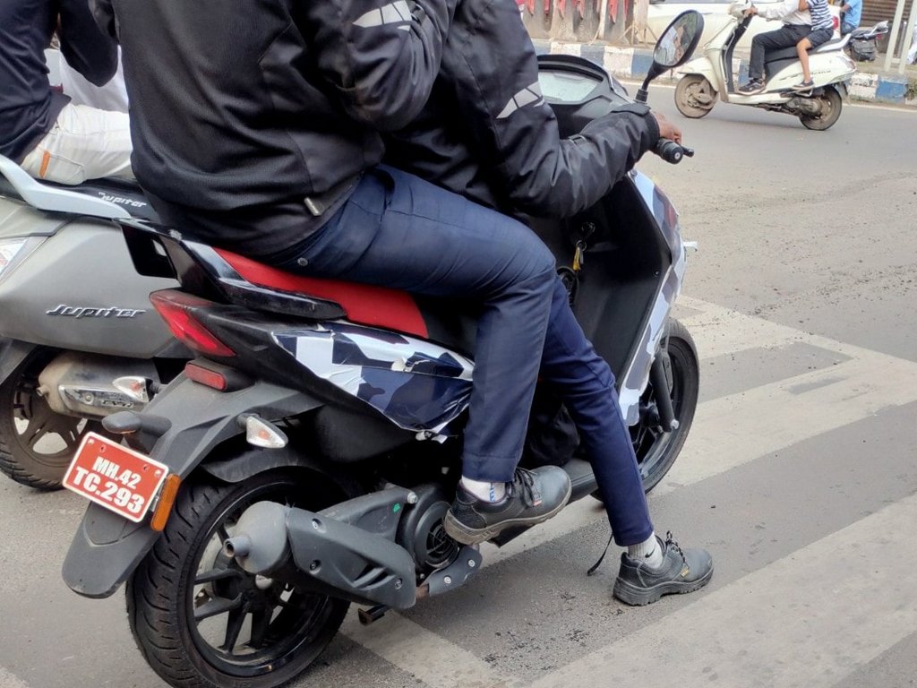 2022 Aprilia SR 160 Spied