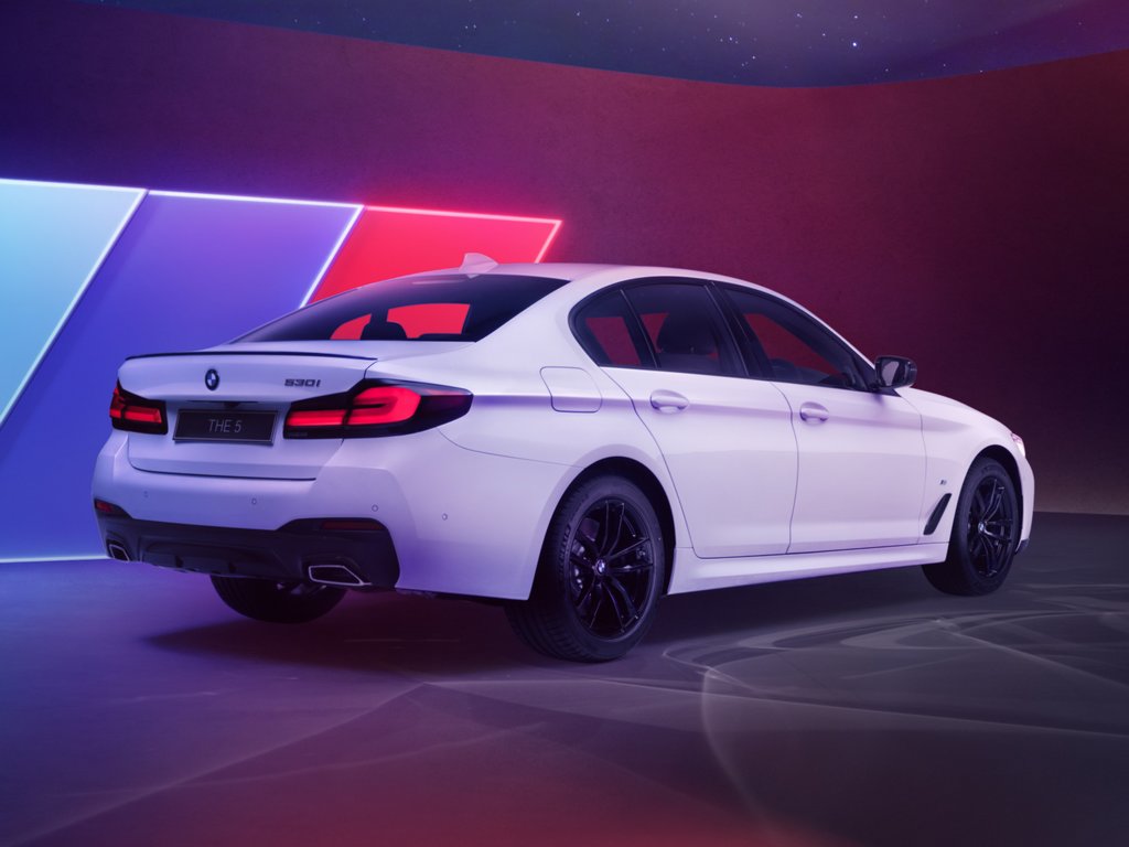 2022 BMW 5-Series 530i M Sport Carbon Edition Rear