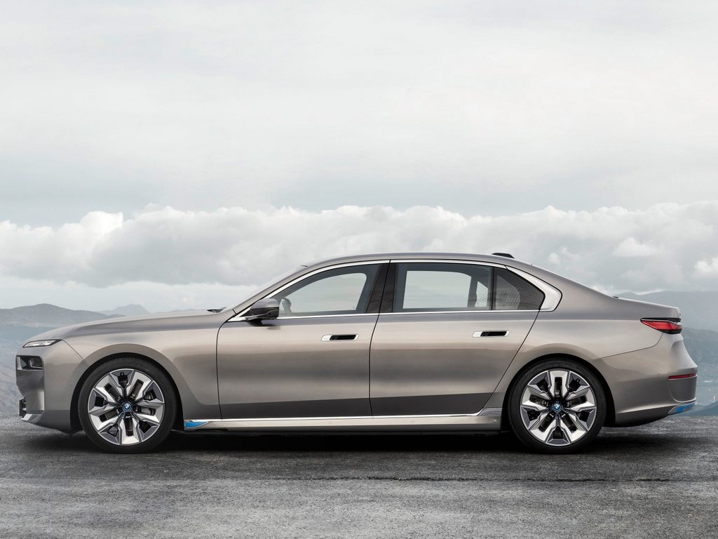 2022 BMW 7 Series Side