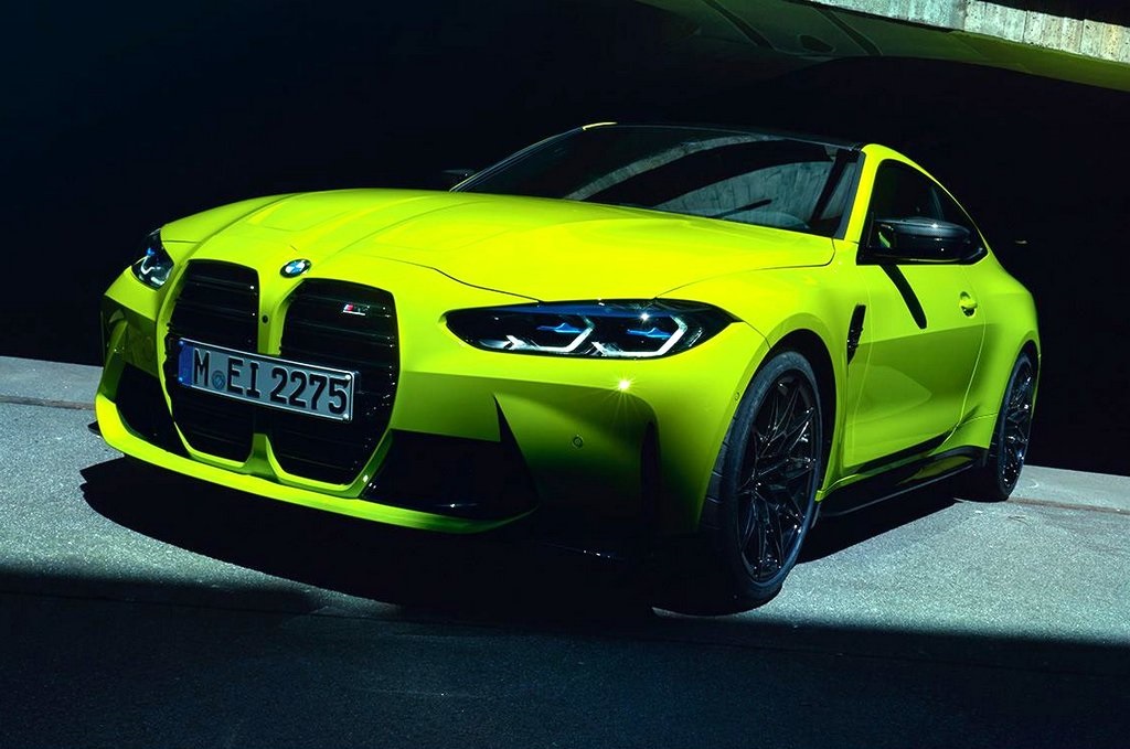  El precio de la competencia BMW M4 es de Rs.  .  millones de rupias