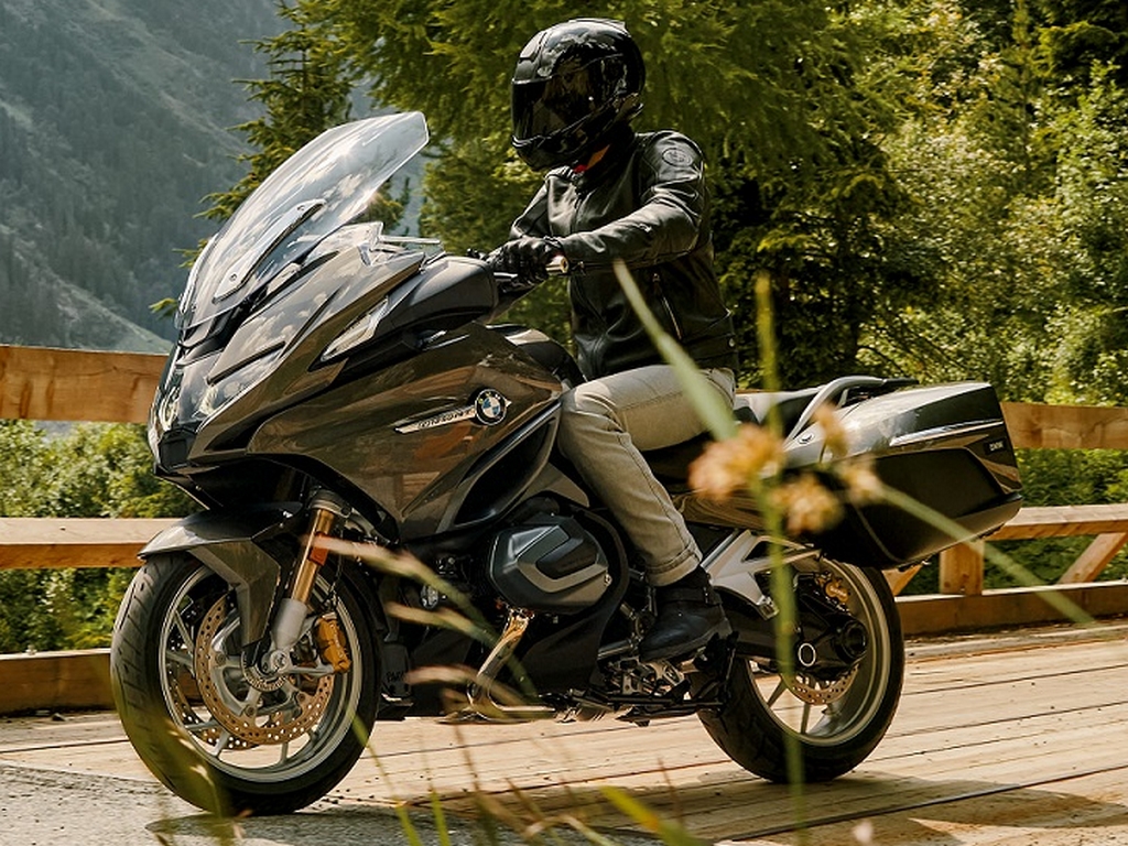 2022 BMW Motorrad Touring Range R 1250 RT