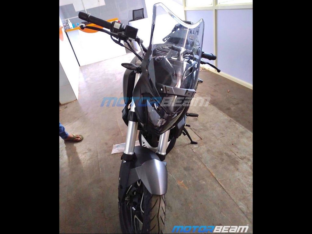 2022 Bajaj Dominar 400 Spotted Front