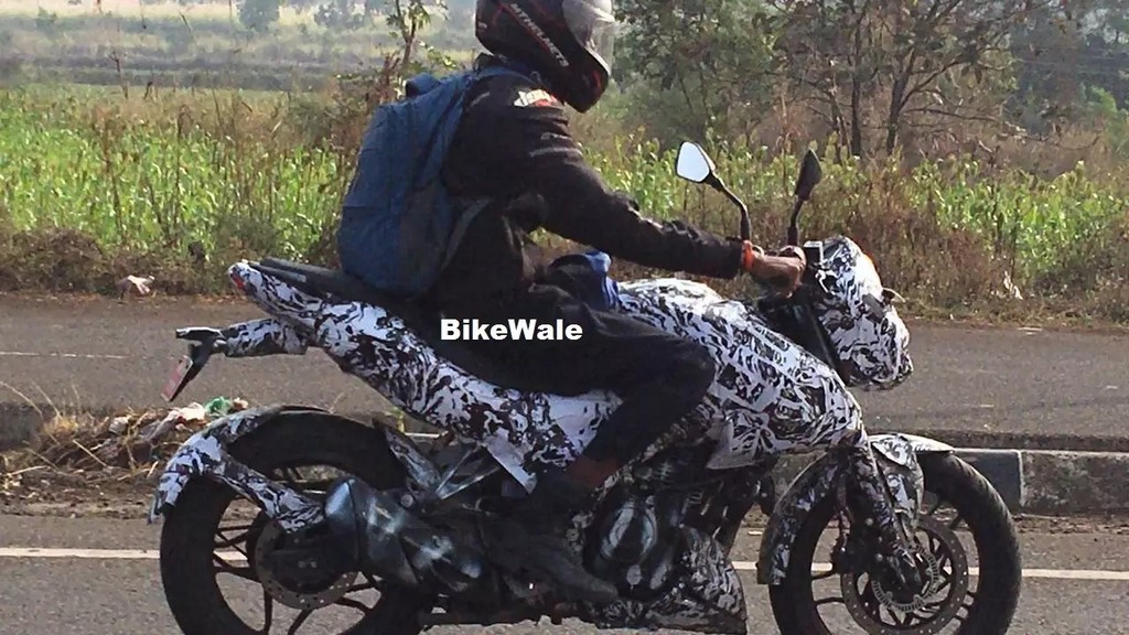 2022 Bajaj Pulsar NS250 Spied Side