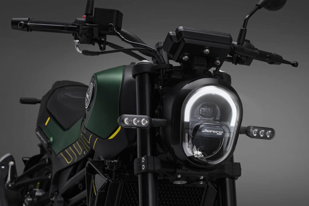 2022 Benelli Leoncino 125 Headlamp