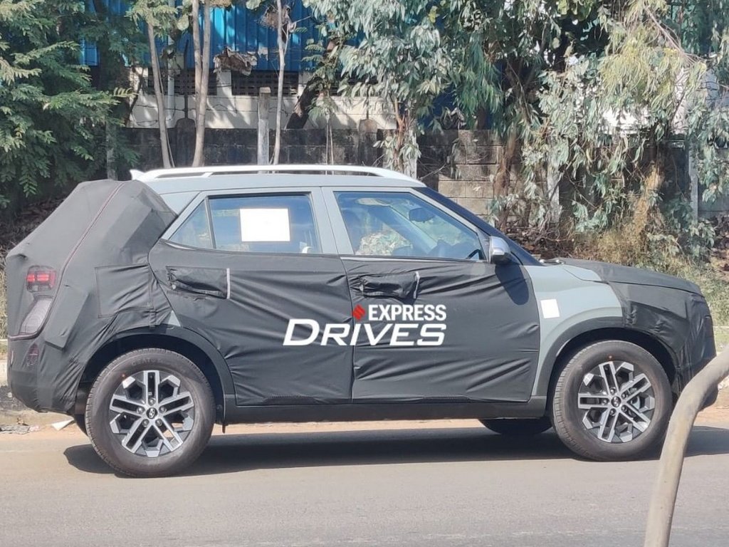 2022 Hyundai Venue Spied Side