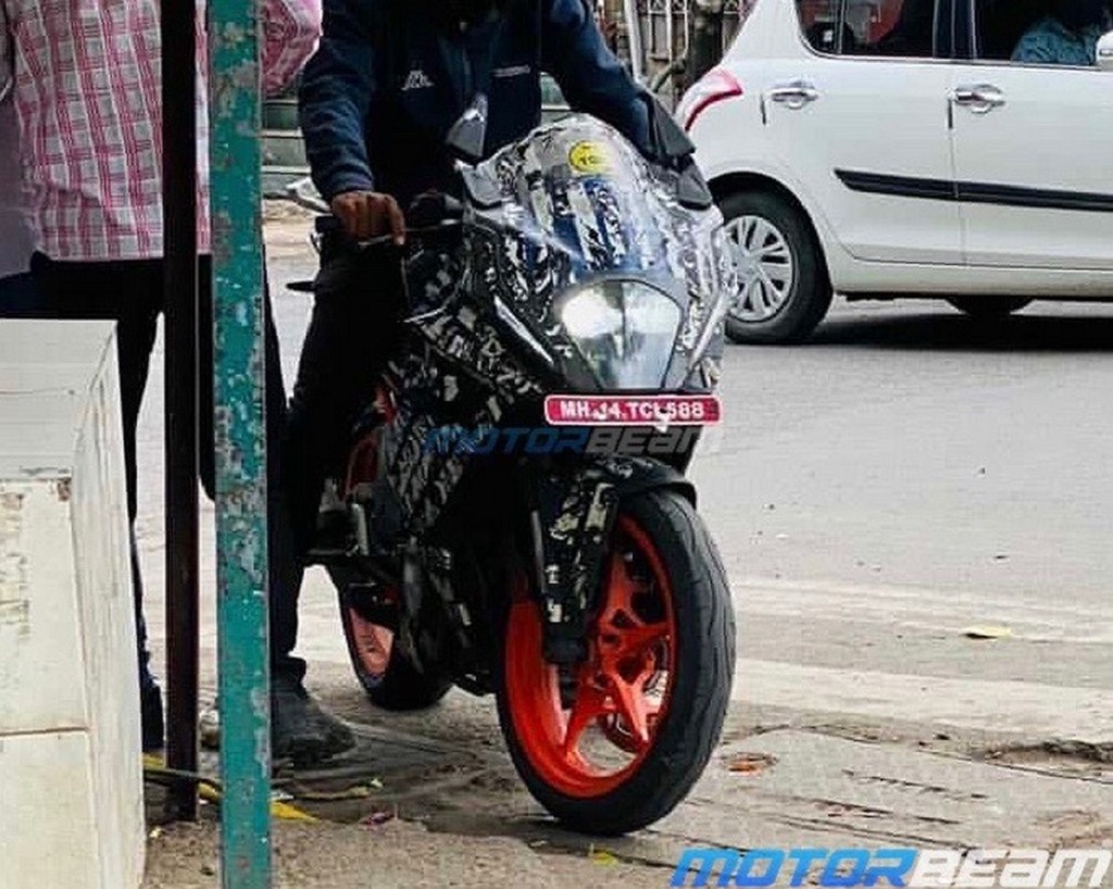 2022 KTM RC 390 Spotted Front