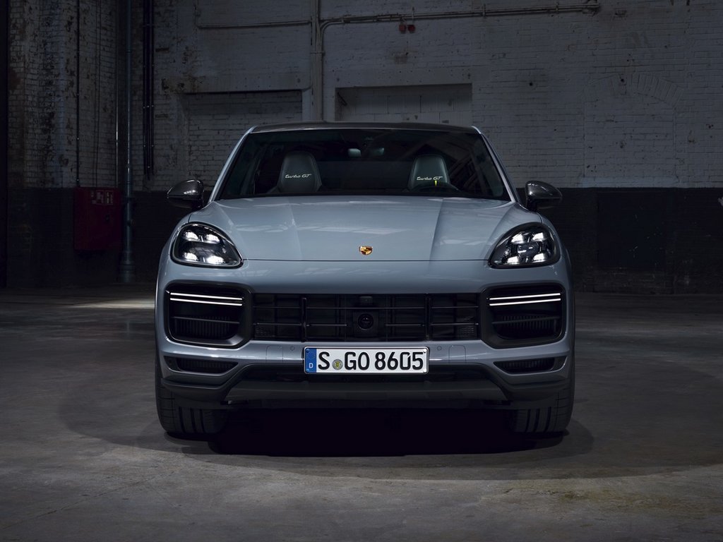 2022 Porsche Cayenne Turbo GT Front