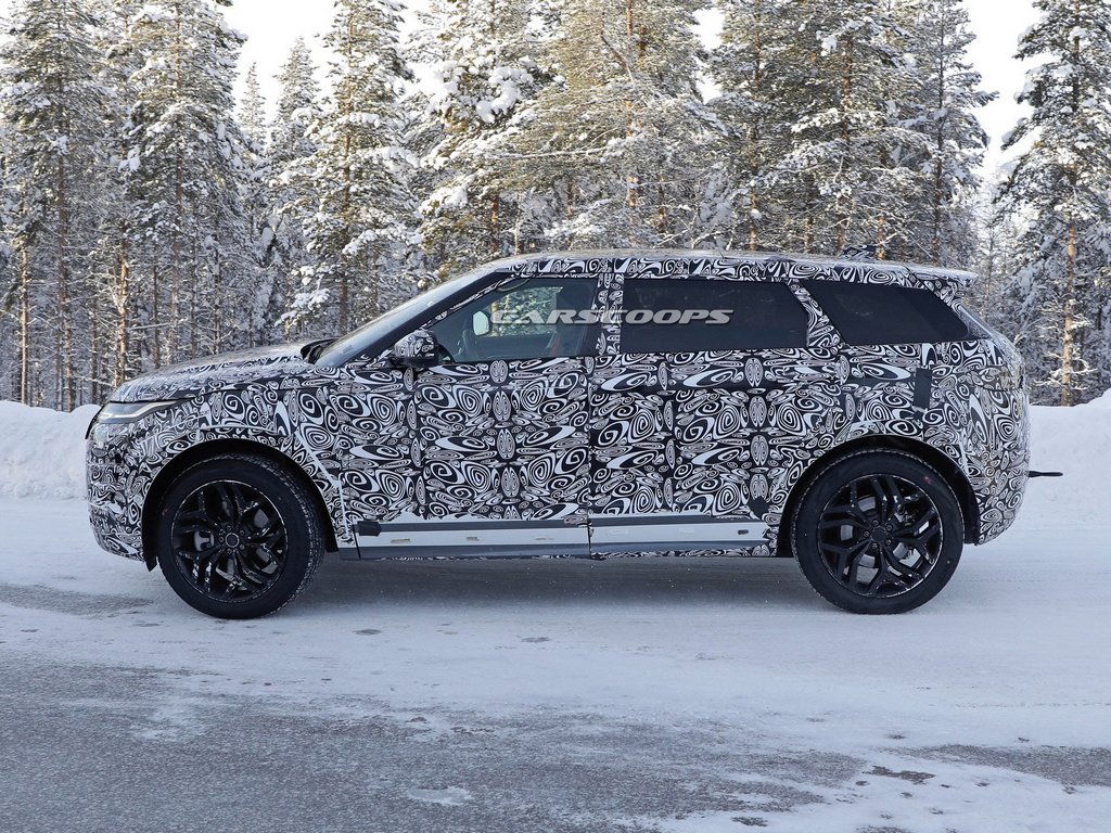2022 Range Rover Evoque LWB Spied Side