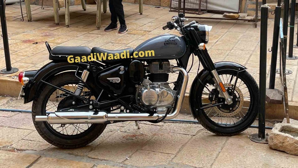 2022 Royal Enfield Classic 350 Spied Side