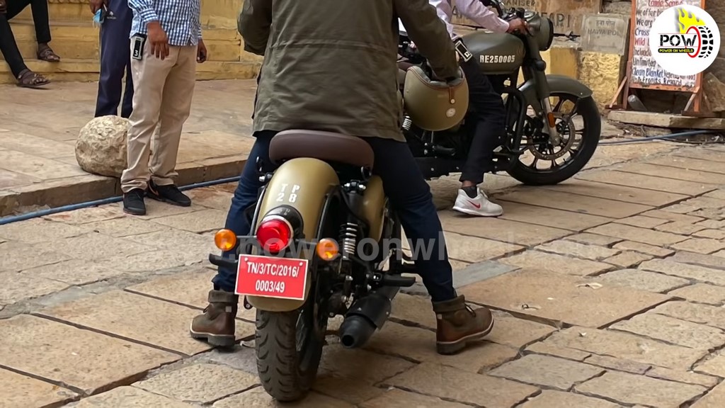 2022 Royal Enfield Classic Signals 350 Spotted Rear