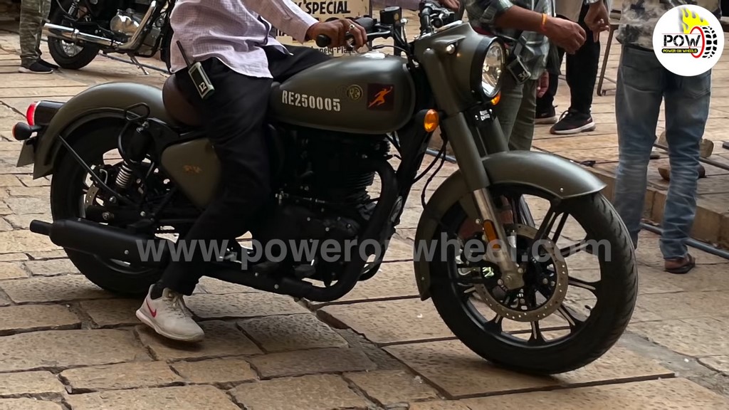 2022 Royal Enfield Classic Signals 350 Spotted