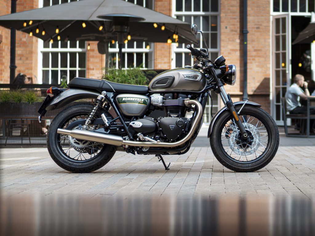 2022 Triumph Bonneville T100 Gold Line Edition