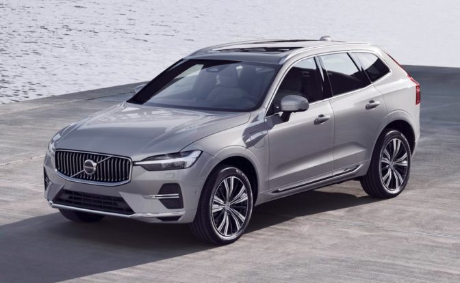 2022 Volvo XC60 Front